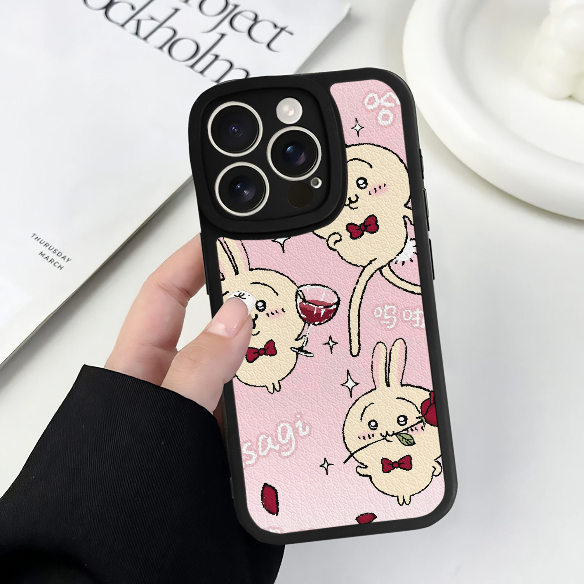 （画像用） ちいかわ Chii-kawa 【iPhone 16シリーズ対応】シリコンスマホケース（レザー調） 材質：シリコン